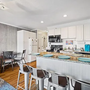 Luxury Beach With Amazing Amenities Biggest Pool On Hhi Beach Tennis Apartment